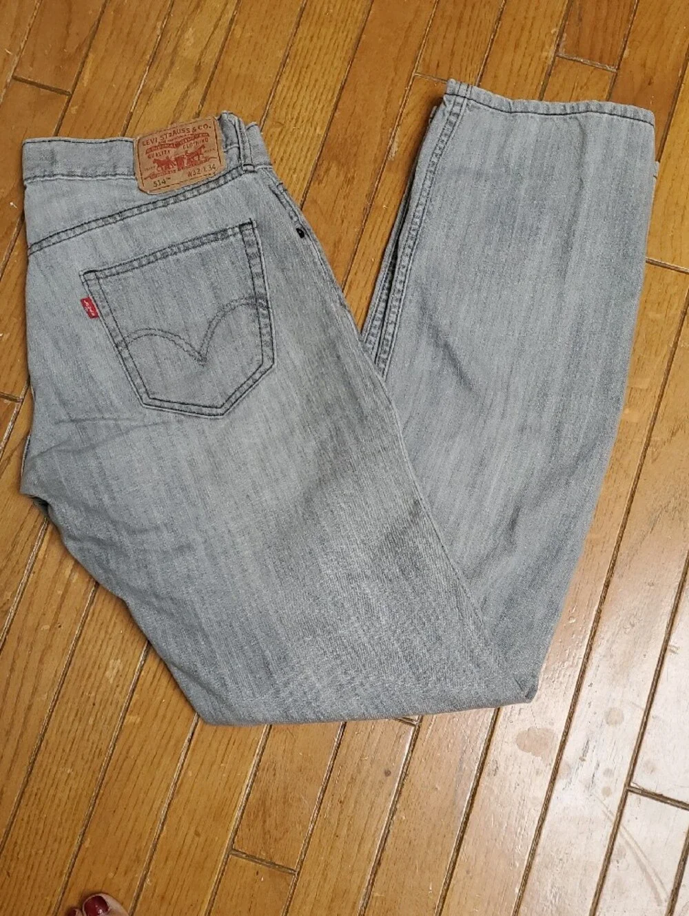 Levi's Slim Straight Jeans in Light Gray Wash
